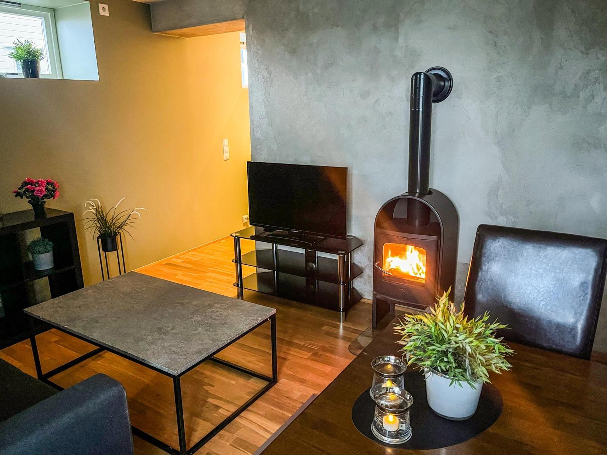 Two-Bedroom City Apartment With Fire Place, Free Parking And Fjordview Terrace - Calm And Central Ålesund Exterior foto